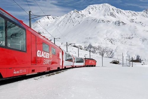 Découvrez le voyage au sein du glacier Express